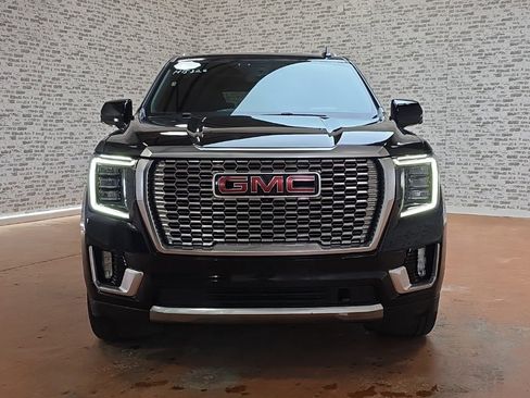 Used 2022 GMC Yukon XL Denali image 3