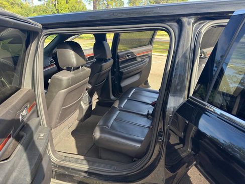 Used 2014 Lincoln MKT AWD image 18