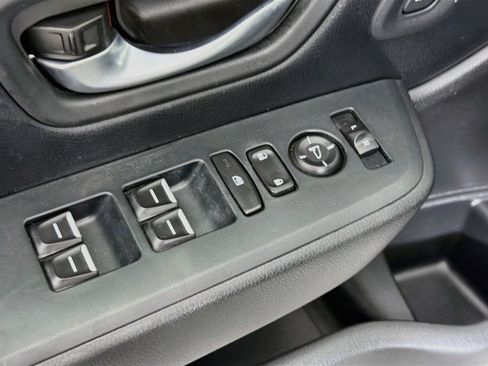 Used 2025 Honda Pilot Touring image 15