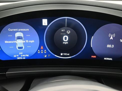 Used 2024 Porsche Macan 4 Electric image 37