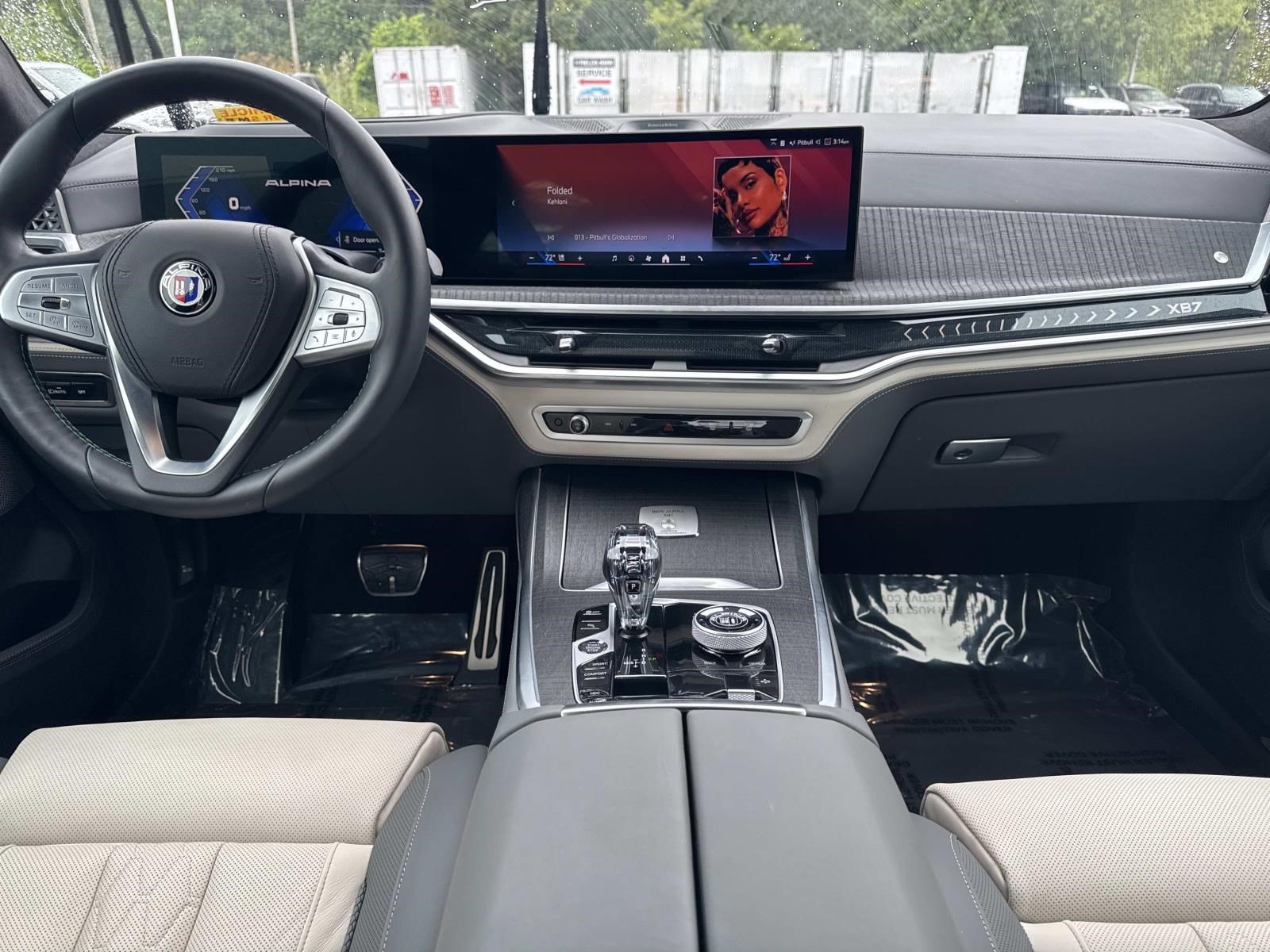 Certified 2025 BMW ALPINA XB7 AWD/4WD image 29