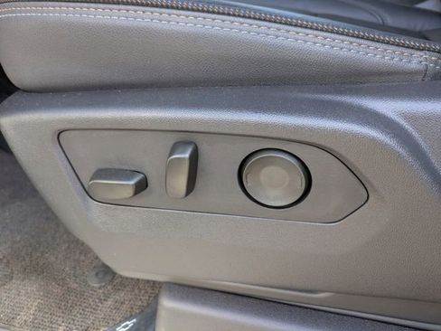 Used 2025 Chevrolet Silverado 2500 High Country w/ Technology Package image 21