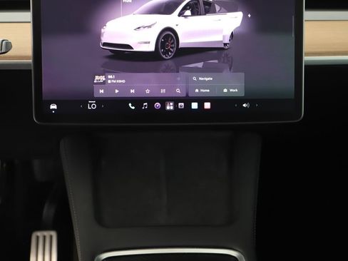 Used 2023 Tesla Model Y Performance AWD/4WD image 19