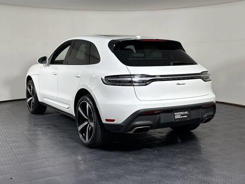Certified 2023 Porsche Macan AWD/4WD image 3