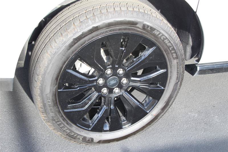 Used 2025 Ford Expedition Max Platinum w/ Driver's Package AWD/4WD image 38