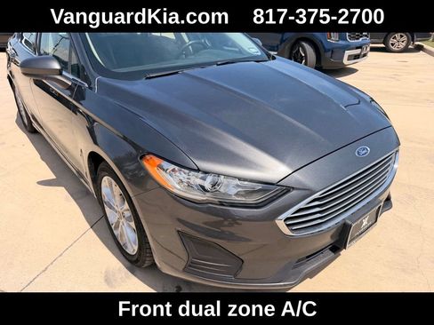 Used 2019 Ford Fusion SE FWD image 5