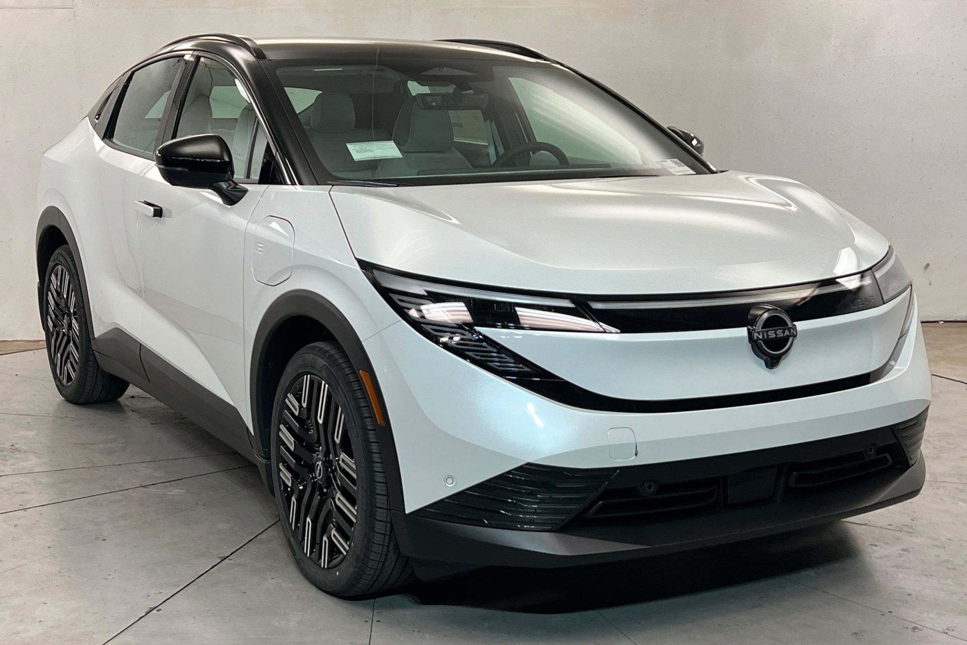 New 2026 Nissan Leaf Platinum+ w/ Illuminated Package FWD image 7