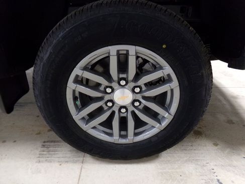 New 2025 Chevrolet Colorado LT w/ LT Convenience Package image 32