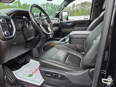 Used 2023 GMC Sierra 2500 Denali w/ Denali Black Diamond Edition AWD/4WD image 10