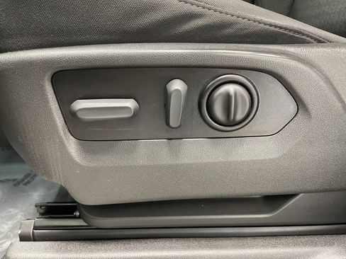 Used 2022 Chevrolet Silverado 1500 RST w/ Z71 Off-Road Package image 24