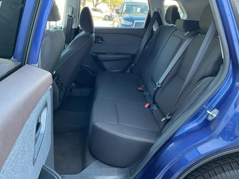 Used 2023 Nissan Rogue S image 14