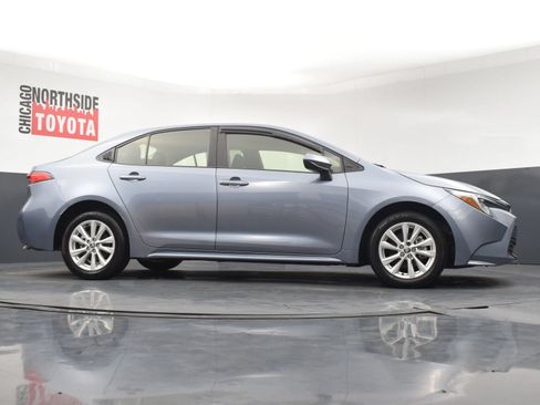 Used 2025 Toyota Corolla LE w/ LE Premium Package FWD image 28