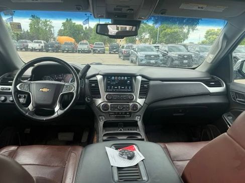 Used 2019 Chevrolet Suburban Premier w/ Premier Plus Edition AWD/4WD image 17