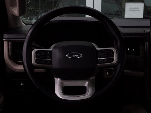 Used 2022 Ford Expedition Max Limited image 13