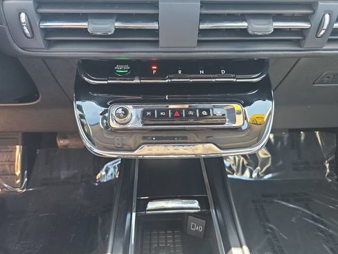 Used 2024 Lincoln Corsair AWD w/ Equipment Group 101A image 25