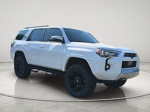Used 2021 Toyota 4Runner TRD Off-Road Premium w/ Moonroof Package AWD/4WD image 7