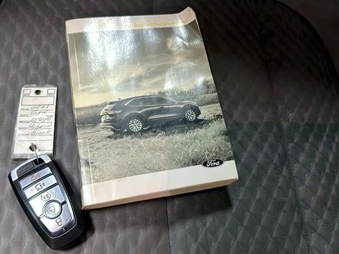 Used 2021 Ford Escape SE w/ Cold Weather Package image 22