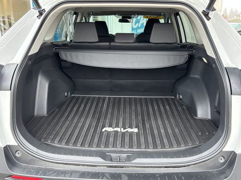 Used 2023 Toyota RAV4 XLE image 27