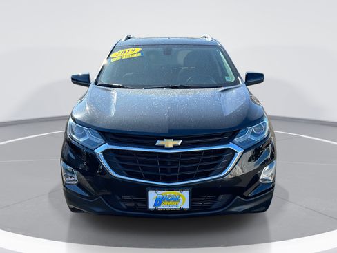Used 2019 Chevrolet Equinox LT image 2