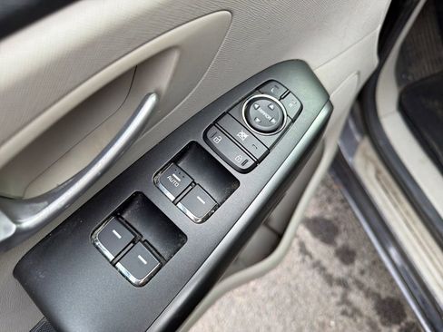 Used 2020 Kia Sedona EX image 12