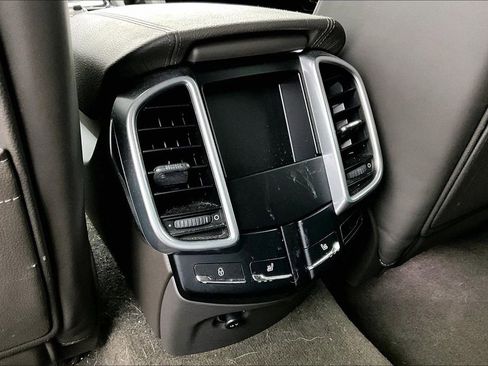 Used 2016 Porsche Cayenne AWD/4WD image 30