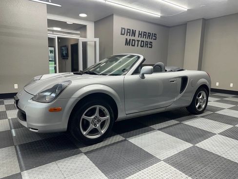Used 2001 Toyota MR2 image 4