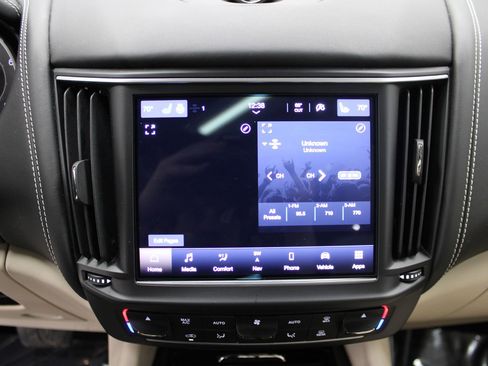 Used 2022 Maserati Levante GT image 27