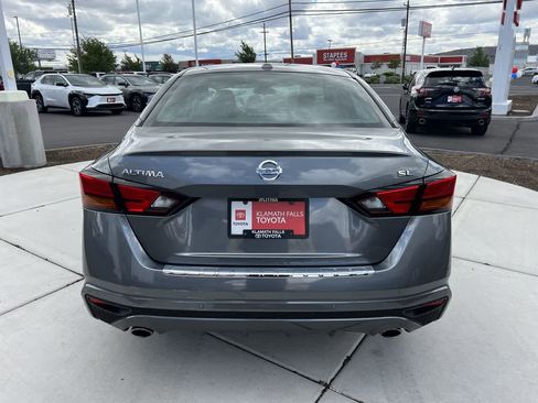 Used 2021 Nissan Altima 2.5 SL FWD image 4