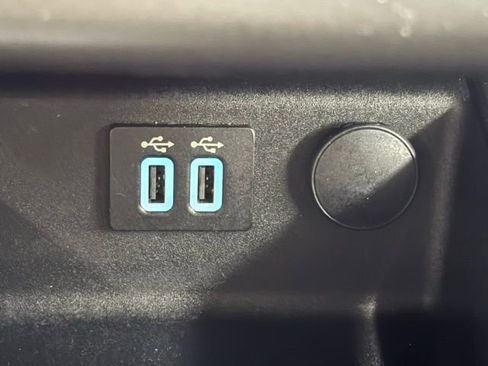 Used 2020 Ford Fusion SE image 25