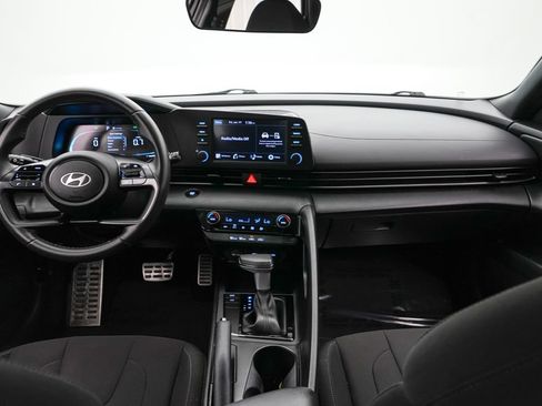 Used 2025 Hyundai Elantra Sport FWD image 14