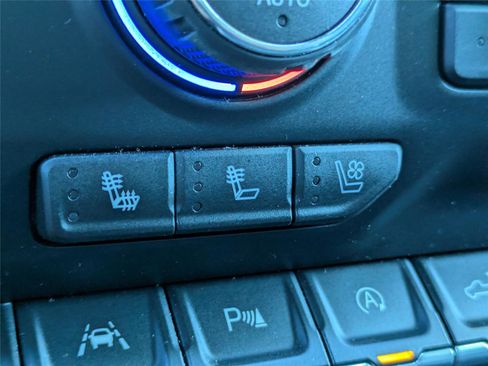 Used 2021 Chevrolet Silverado 1500 High Country w/ Technology Package AWD/4WD image 26