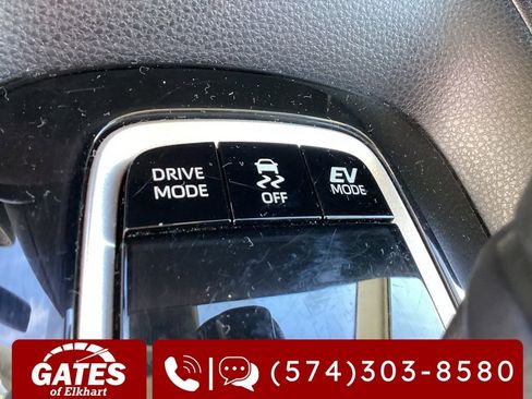 Used 2025 Toyota Corolla LE image 25