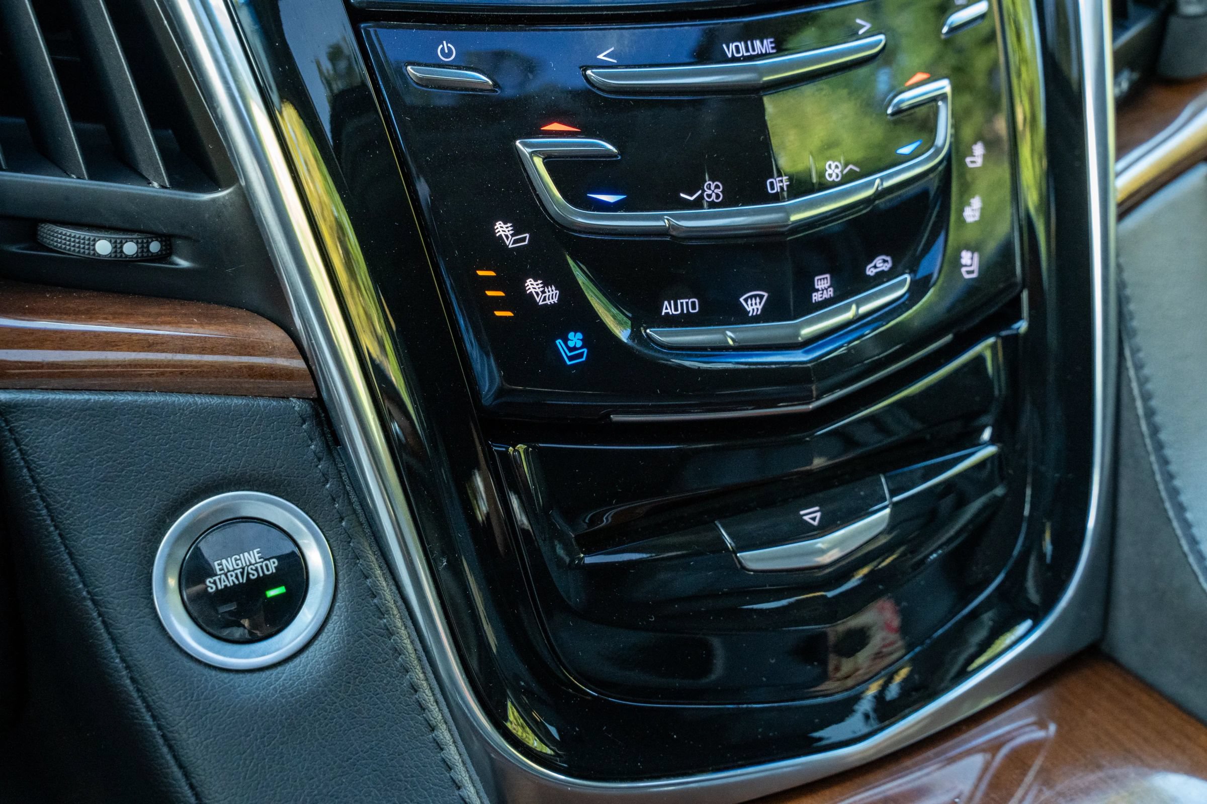 Used 2016 Cadillac Escalade Premium RWD image 23