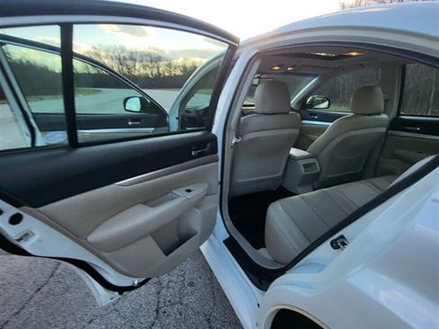 Used 2011 Subaru Legacy 2.5i Premium image 19