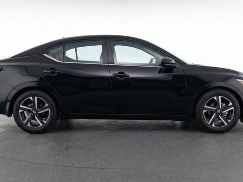 Used 2025 Nissan Sentra SV FWD image 11