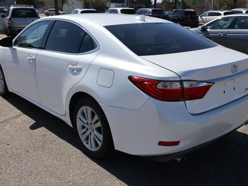 Used 2015 Lexus ES 350 4dr Sdn w/ Premium Package image 4