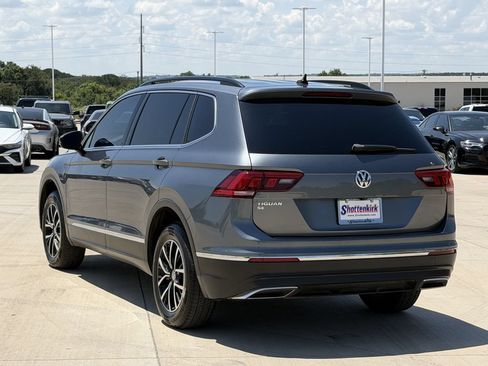 Used 2021 Volkswagen Tiguan SE FWD image 4