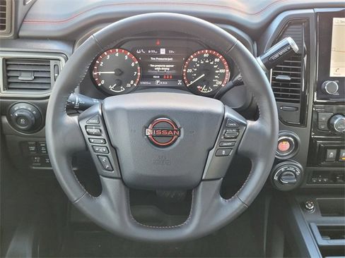 Used 2024 Nissan Titan PRO-4X w/ Pro-4x Convenience Package image 10