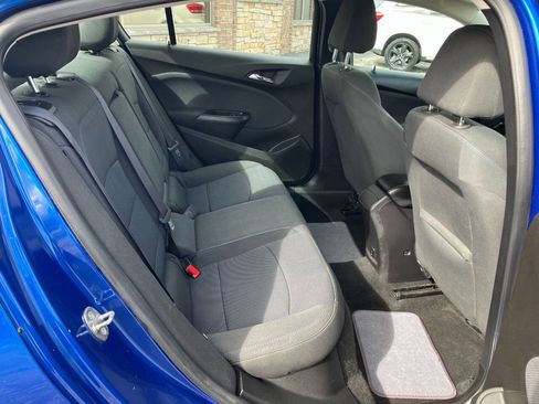 Used 2017 Chevrolet Cruze LT w/ Convenience Package image 16