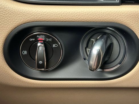 Certified 2026 Porsche Macan image 28