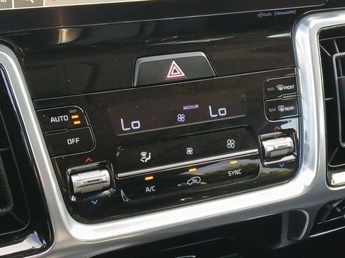 Certified 2023 Kia Sorento SX AWD/4WD image 22