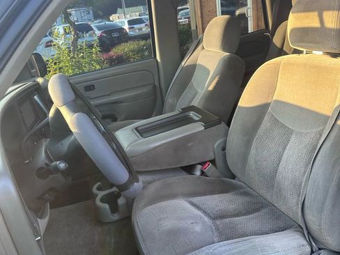 Used 2004 Chevrolet Tahoe LS image 15