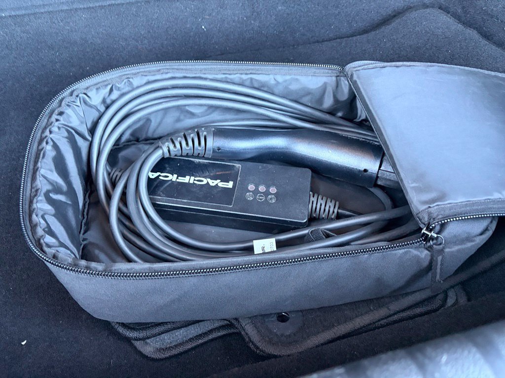 Used 2023 Chrysler Pacifica Limited w/ S Appearance Package FWD image 18