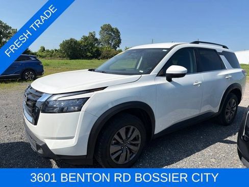 Used 2025 Nissan Pathfinder SV FWD image 1