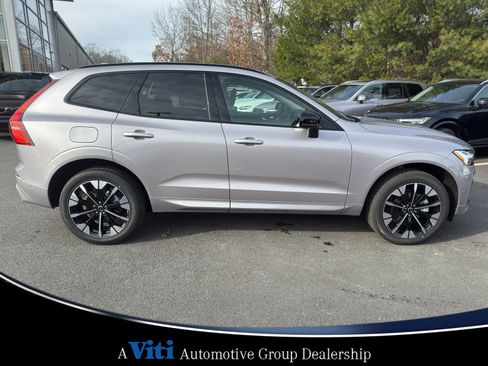 Used 2026 Volvo XC60 B5 Plus w/ Protection Package Premier image 9