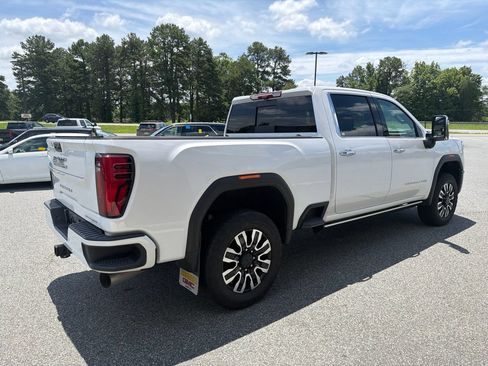 Used 2024 GMC Sierra 2500 Denali Ultimate AWD/4WD image 7