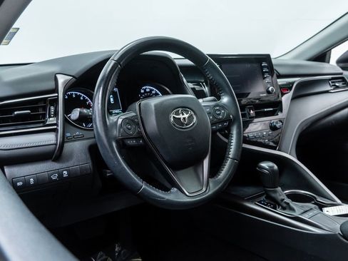 Used 2022 Toyota Camry SE w/ Convenience Package FWD image 13