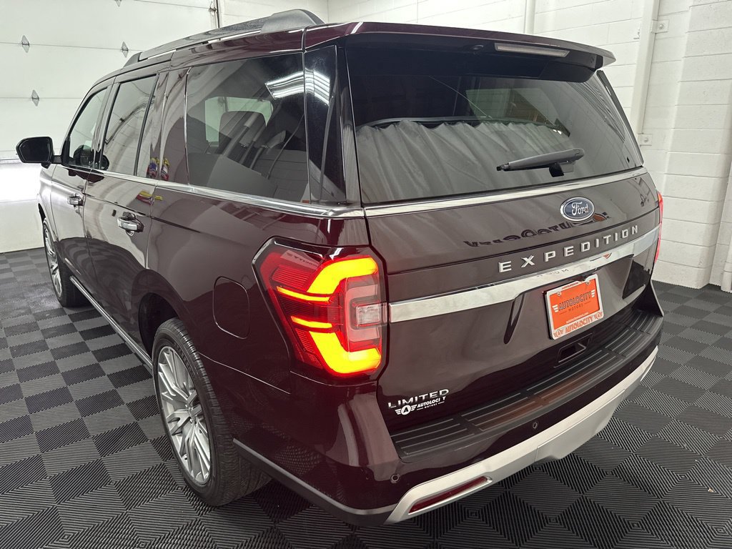 Used 2024 Ford Expedition Limited AWD/4WD image 7