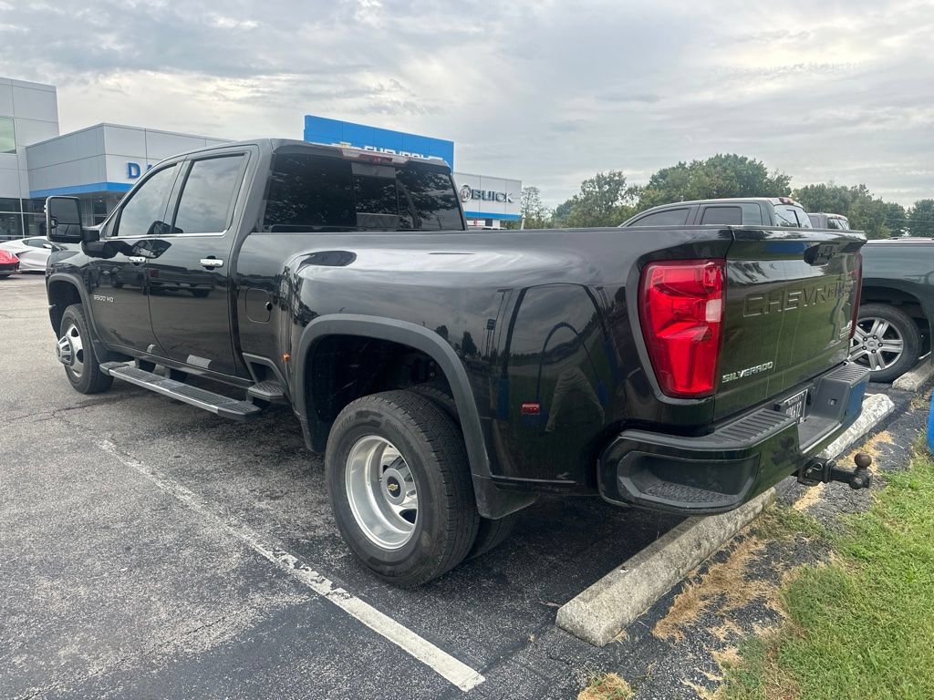 Used 2022 Chevrolet Silverado 3500 High Country w/ LPO, Hitch Package AWD/4WD image 4