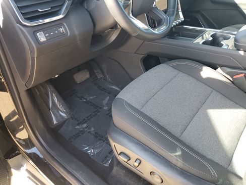 Used 2025 GMC Acadia Elevation image 26